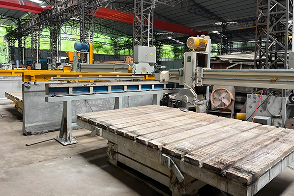 1742698919641372.jpg Infrared Bridge Cutting Machine-1.jpg